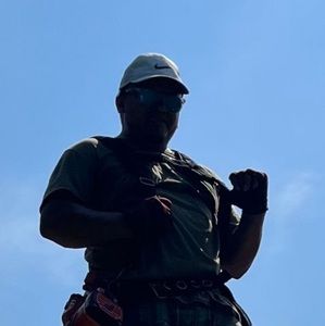 Meet your Posher, Carlos